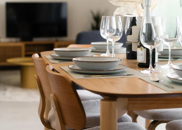 Stylish 2br Pool & Balcony Apartament Fuengirola