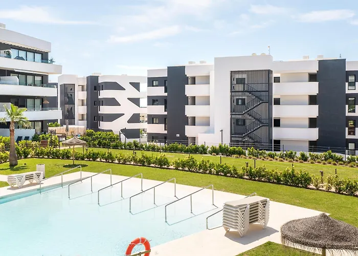 Stylish 2br Pool & Balcony Apartament *