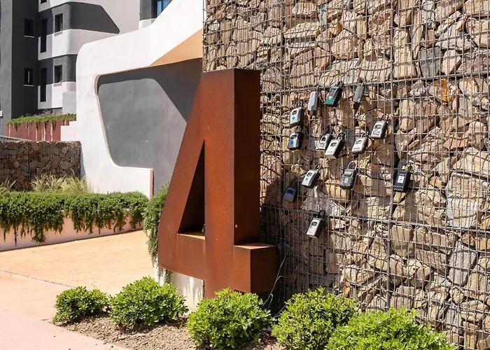 Stylish 2br Pool & Balcony Apartament Fuengirola