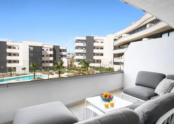 Stylish 2br Pool & Balcony Апартаменты Фуэнхирола