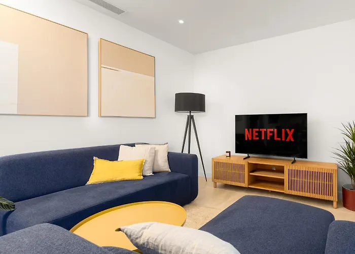 Stylish 2br Pool & Balcony Апартаменты