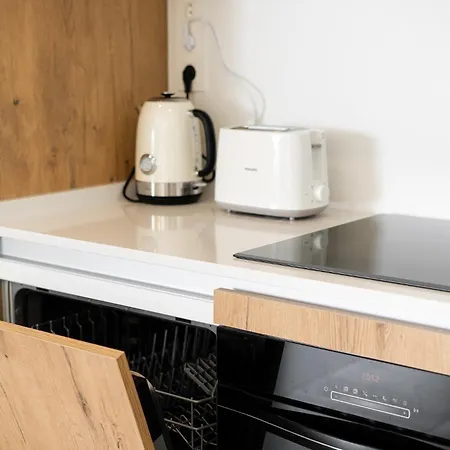 Stylish 2br Pool & Balcony Апартаменты *