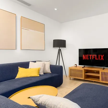 Stylish 2br Pool & Balcony Апартаменты