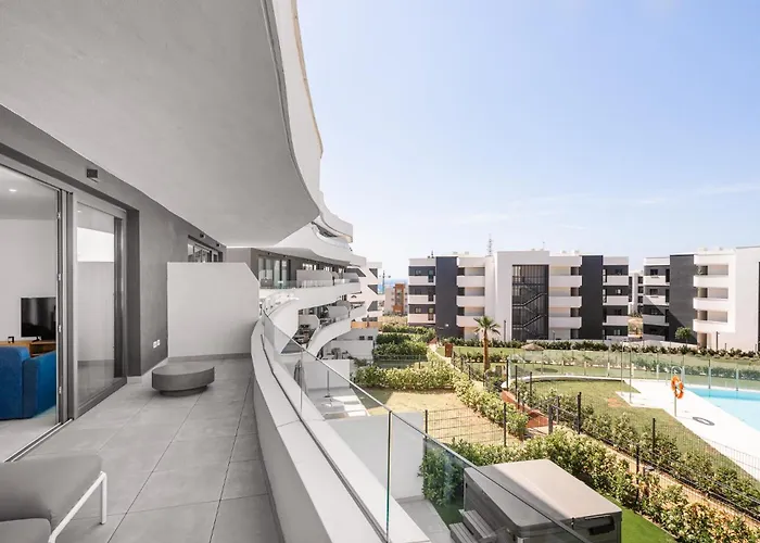 Stylish 2br Pool & Balcony Apartment Fuengirola