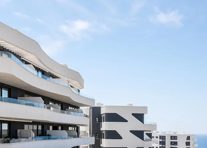 Stylish 2br Pool & Balcony Apartment Fuengirola