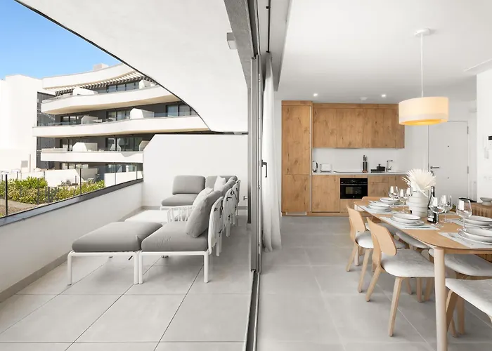 Stylish 2br Pool & Balcony * Fuengirola